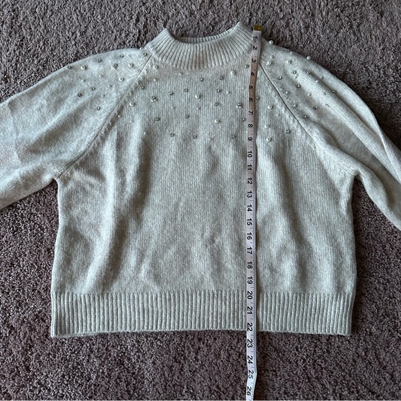 White Pearl sweater - Picture 5 of 5